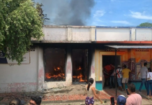 Manifestantes prendieron fuego a la sede de la Registraduría de Gamarra, César