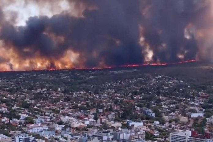 Incendio en Villa Carlos Paz - Argentina - Noticias UnoA