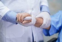 Primas navideñas del sector salud en riesgo por grave crisis financiera en hospitales públicos. Hay salarios atrasados y la deuda de las E.p.s sigue creciendo