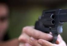 Homicidio en pleno centro quedó registrado en video de cámaras de seguridad.