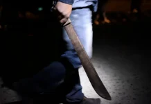 EN VIDEO: Capturan a hombre que atacó a una menor de 16 años con un machete. La joven era su pareja sentimental