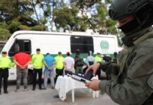 EN VIDEO: Operativo cinematográfico: tras intensa persecución capturan a banda criminal dedicada al hurto al comercio y fincas.