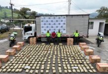 ¡Golpe al narcotráfico en vías del Eje Cafetero! Incautan 380 kilos de marihuana camuflados en camión