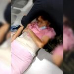 EN VIDEO: Adulta mayor, afiliada a la Nueva E.P.S, denunció en un video la no entrega de sus medicamentos y segundos después murió de un infarto en la misma farmacia.