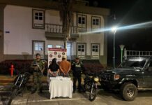 Cayeron con motos robadas en vías del Eje Cafetero: iban sin papeles y fueron interceptados