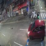 EN VIDEO: conductor arrolla a mujer, huye y es alcanzado por testigos en Pereira