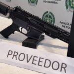 Descubren fusil oculto en paquete de mensajería