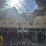 Ataque iraní con drones al Aeropuerto de Kuwait deja un muerto y 63 heridos.