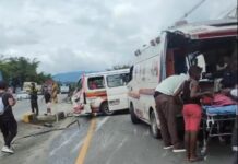 Accidente de microbús deja varios heridos tras presunta falla mecánica