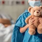 URGENTE: Niña con cáncer podría perder su pierna por demora en cirugía vital; familia exige respuesta de Asmet Salud