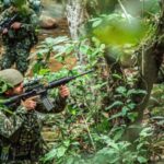 Terror en la frontera entre Caldas y Risaralda: cámaras captan hombres armados y reportan combates con la Fuerza Pública.