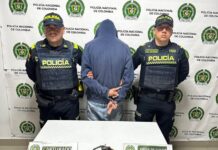 Disparó al aire, intentó escapar saltando por escaleras y muros, pero fue capturado por la Policía.