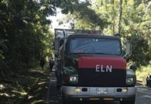 Queman vehículo de carga y persiste la tensión tras acciones atribuidas al ELN