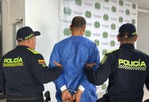 ¡Se lanzó al río para escapar! Así terminó la fuga de un presunto ladrón