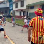 Una tarde para volver a sonreír: niños del sector Mejía Robledo disfrutaron del juego en medio de la emergencia