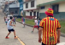 Una tarde para volver a sonreír: niños del sector Mejía Robledo disfrutaron del juego en medio de la emergencia