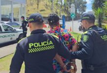 Riña callejera terminó en tragedia: joven fue herido con arma blanca y murió en Manizales.