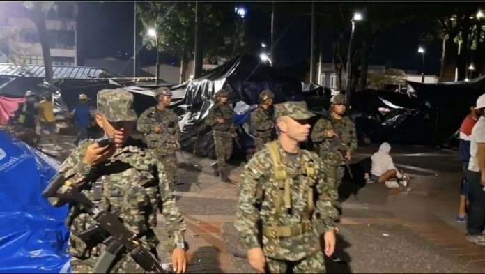 militares en el centro