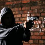 Doble crimen en una vivienda de villa verde: el agresor también se disparó.