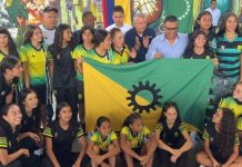 Dosquebradas entrega su bandera a equipos femeninos que competirán en torneos nacionales