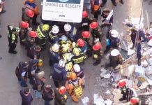 Rescatan con vida a mujer atrapada tras el colapso de una estructura en Pereira